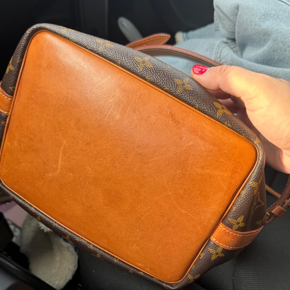 Louis Vuitton Noe Monogram Bucket Bag MM - Picture 8 of 8